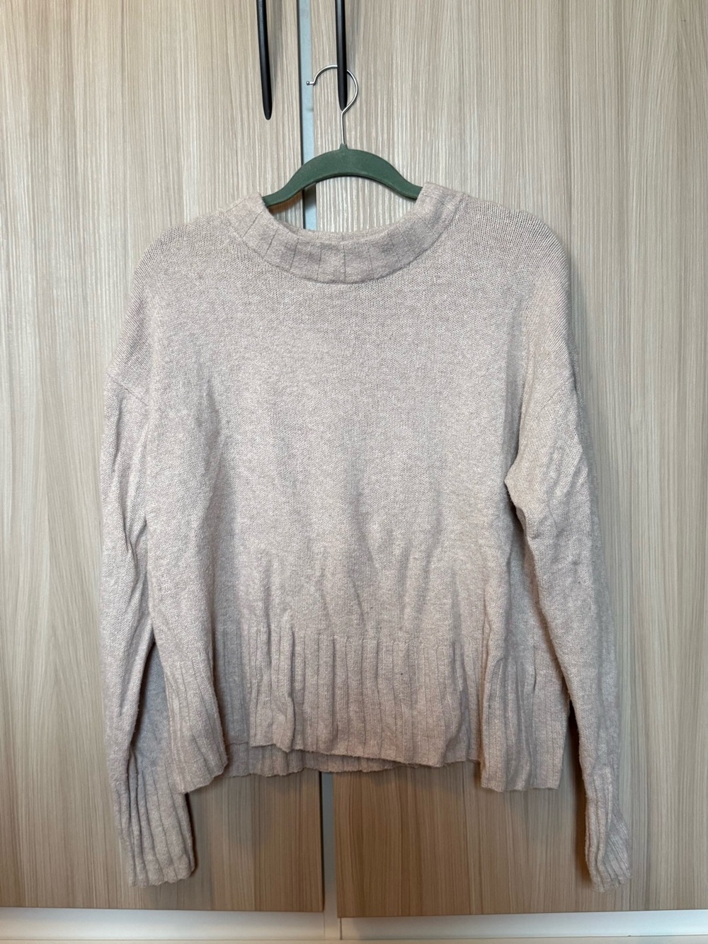 Gap Classic Cream Crewneck